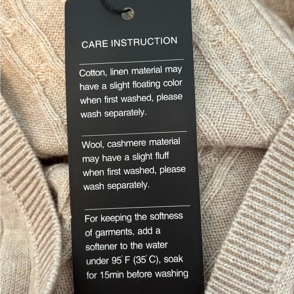 Men’s Wool Cable Knit V-neck Sleeveless Vest Beige size Large - Picture 6 of 7